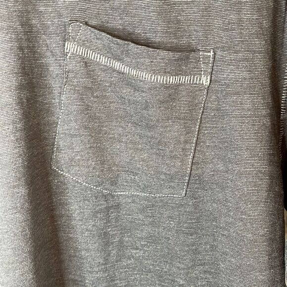 Michael Brandon Men’s Gray Vneck Short sleeve Tshirt Size large - Picture 3 of 4